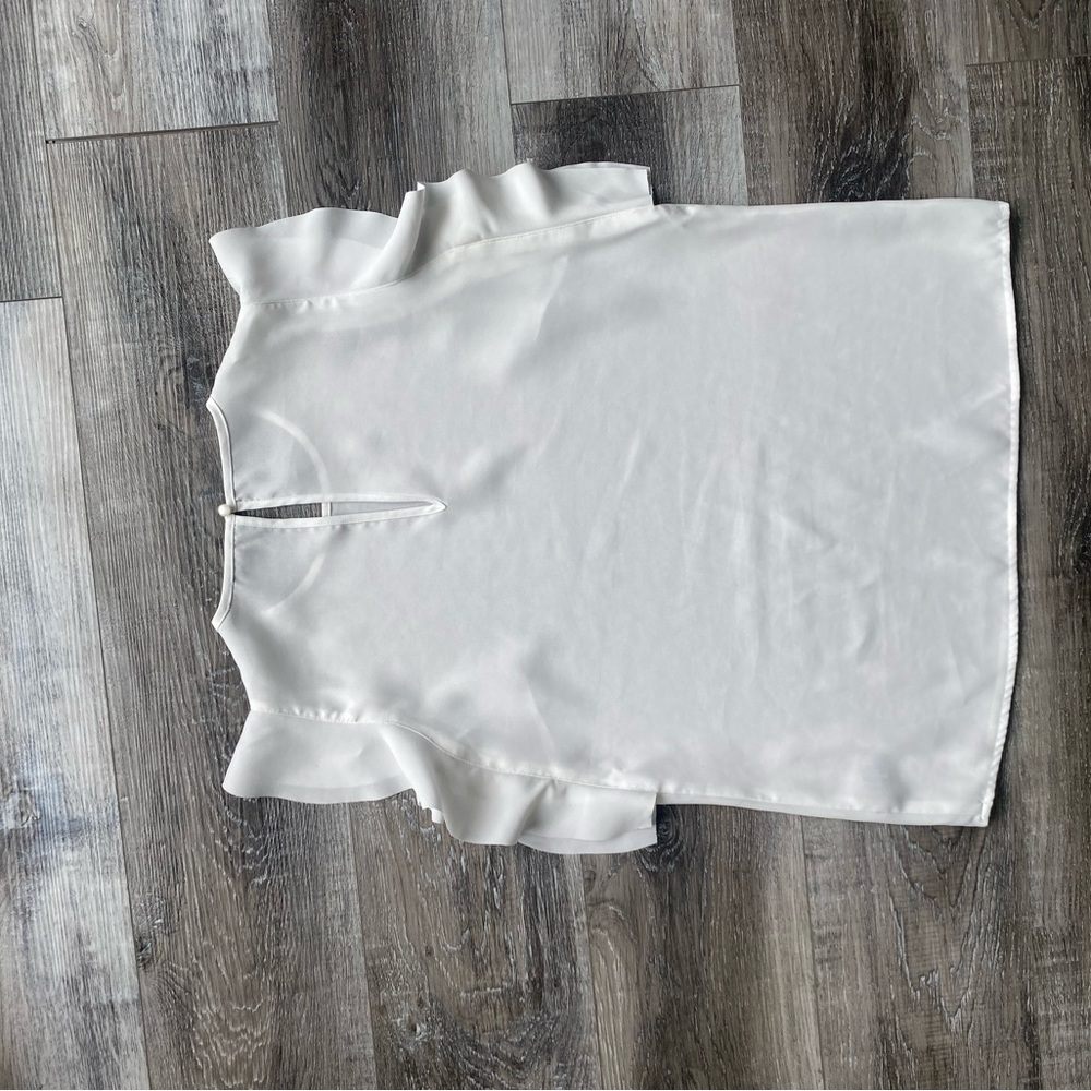 Studio Flowy Cream Ruffle Sleeve Blouse - Picture 6 of 7